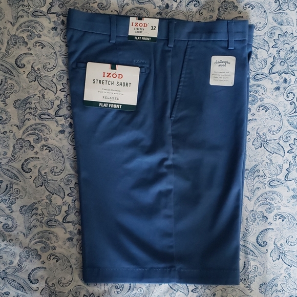 IZOD Shorts - Picture 4 of 7